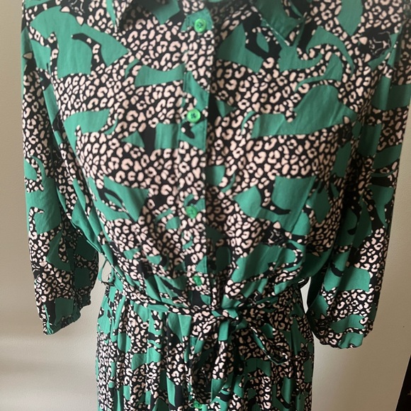 Green Patterned Women's Dress - Picture 2 of 10